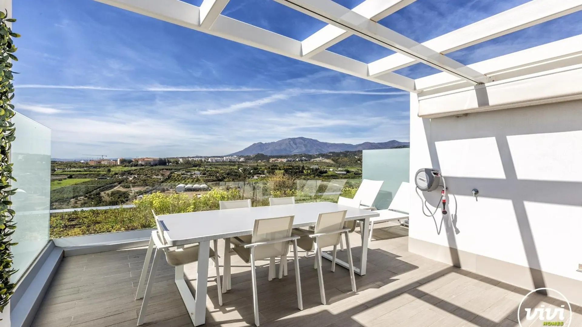 Vivi Homes - Sonrisa Pool, Terrace, Golf & Beach Estepona