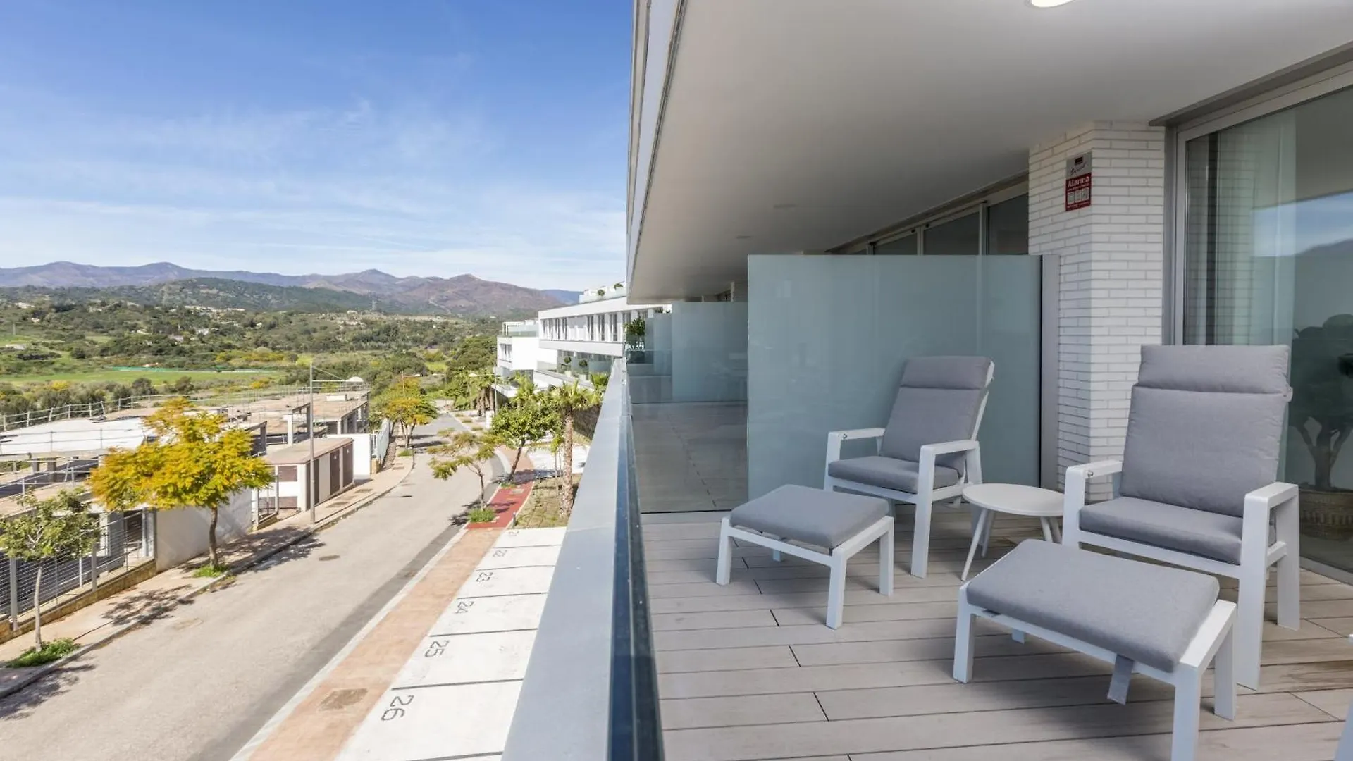 Vivi Homes - Sonrisa Pool, Terrace, Golf & Beach Estepona 0*,  España