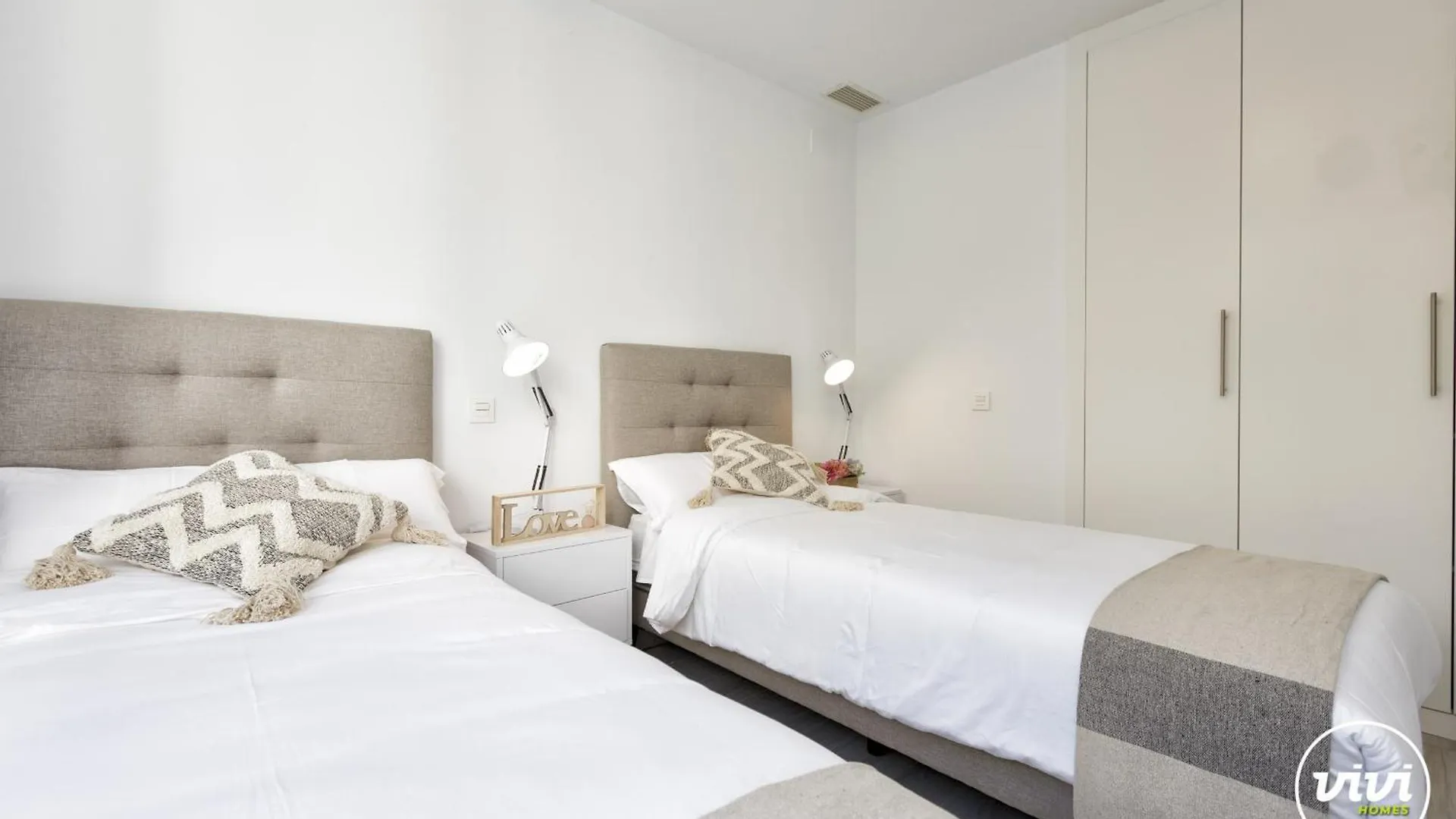 Vivi Homes - Sonrisa Pool, Terrace, Golf & Beach Estepona 0*,
